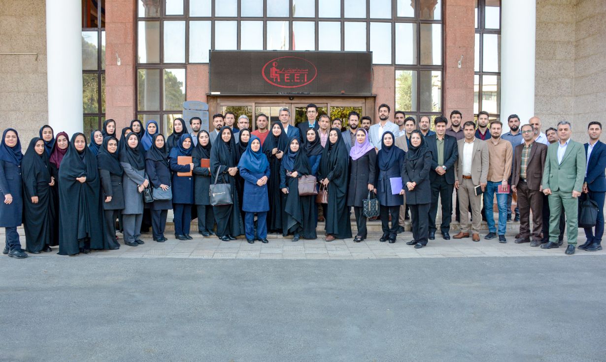 دوره تخصصی تأمین مدرس استانی ابزار و تجهیزات آموزشی علوم و ریاضی در دوره ابتدایی با حضور ۱۴۰ نفر از معلمان در سراسر کشور  برگزار شد. به گزارش روابط عمومی شرکت صنایع آموزشی، دوره تخصصی تأمین مدرس استانی ابزار و تجهیزات آموزشی علوم و ریاضی با حضور ۱۴۰ نفر از معلمان  منتخب سراسر کشور در سه مرحله از تار ...